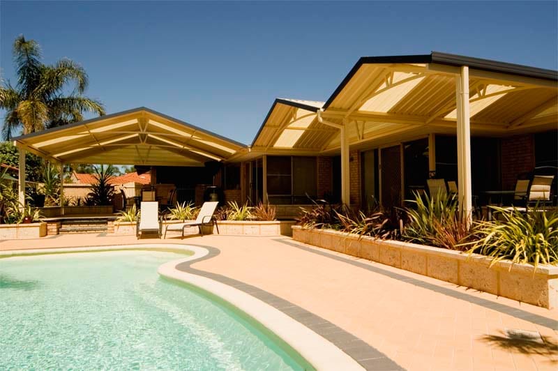 GABLE PATIO