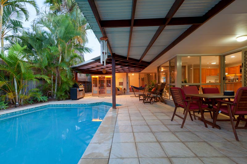 skillion-patio-by-pool